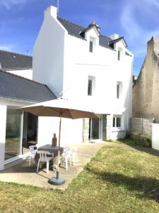 Maison plein centre ville, jardin clos, 500m plage