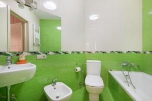 Brand New 2 Bedroom Flat with Balconies and Views