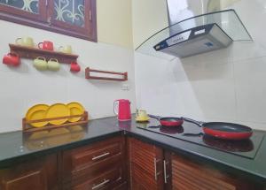 LushStay Hostel - Hanoi Train Street