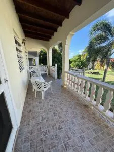 Cotton Heights Guest House - 尼维斯