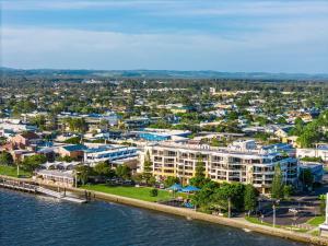 Riverside Holiday Apartments