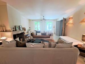 Le Mas Maillane, résidence du 18ème rénové, piscine et jardin privé