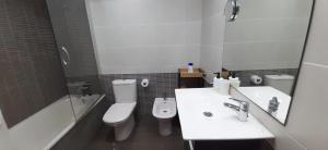 Bella ÁGUILAS - Excelente ubicación en Las Delicias, vistas al mar, Wifi y Parking gratis