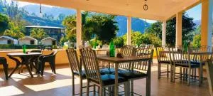 ICY white GHMR Riverside resort - Sater