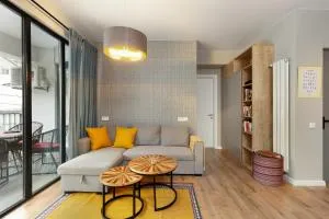 Mysa Flat with Spacious Patio - Shindisi