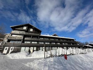 Cozy two bedrooms apartment with sauna and mountain views