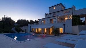 VILLA MANDARA 8&2, Emma Villas