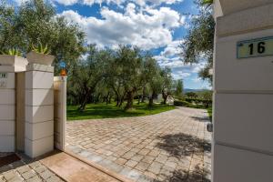 VILLA MANDARA 8&2, Emma Villas