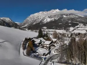 圣乔治兰德豪斯酒店 - Einöd