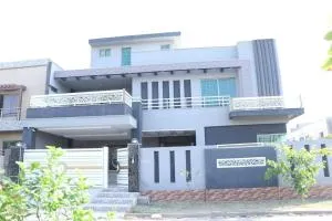 Luxury Home in Faisalabad - Sāhīwāl