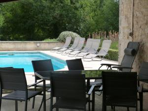 Maisons de vacances Gite avec Piscine proche de St Cirq Lapopie : Maison 3 Chambres