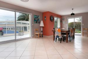 Villa spacieuse à Plouharnel avec piscine et jacuzzi