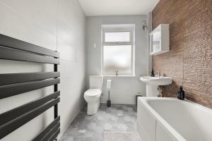 Acton 4BR House, Contractors, Families, Parking