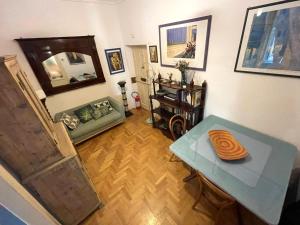 Cozy artsy apt near the Vatican