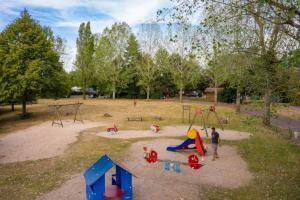Campings Camping 3 etoiles - Piscine - ccahich : Mobile Home 1