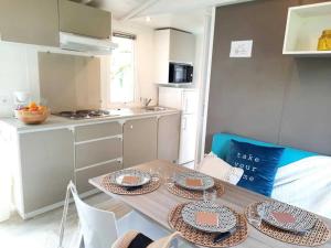 Campings Camping 3 etoiles - Piscine - ccahich : photos des chambres