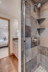 New Listing 2BR 2BA Condo - Mountain Views