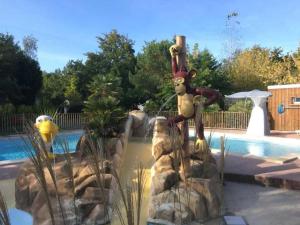 Campings Camping 4 etoiles - Piscine - eehda0 : photos des chambres
