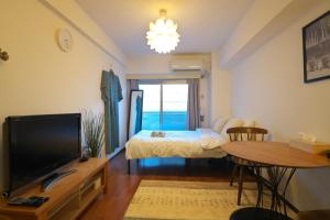 ZenAbode穏 Calming room with warmth of wood