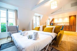 Appartements CIA - flat in Paris Louvre museum with balcony : photos des chambres