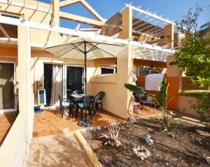 Book Jet - Las Lomas Sunny Holiday Homes