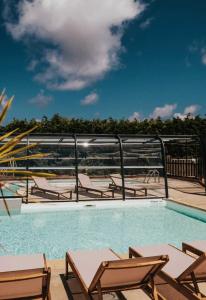 Camping - Piscine - efaddh