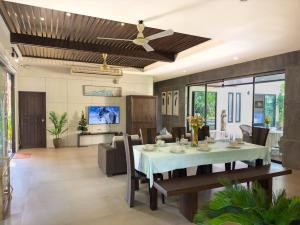 Villa Intira 5 bedrooms with 12m private pool and garden