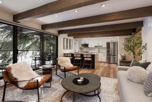 Fully Renovated 2 BR on River with Pool - Walk to Town!