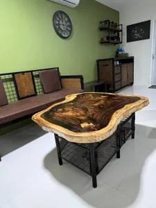 Wood & Leaf Lodge - Tanauan