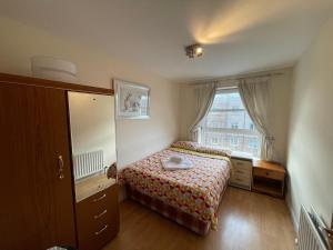 Workers 3 bedroom beach boulevard apt