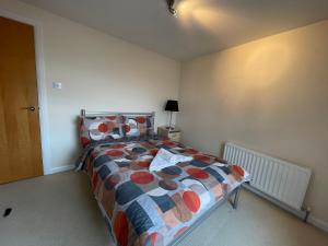 Workers 3 bedroom beach boulevard apt