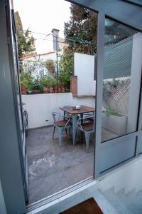 Stylish & Spacious 2-Bed Duplex in Cannes