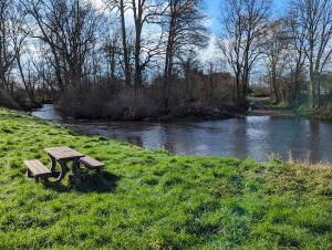 Retraite au bord de la rivière