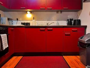 Vivid, Stylish, Central, Bold, Retro, Intimate, Red Accents, Striking Design, City Centre, 1BR