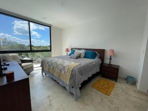Upscale 2BR Penthouse with WaterGolf View