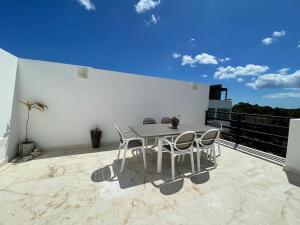 Upscale 2BR Penthouse with WaterGolf View