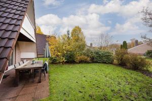 Ooievaar I Bungalow met Grote Tuin