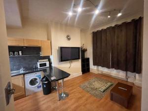 Wallfield Simple and descent Apartment