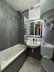 Appartements Studio en plein centre ville : photos des chambres