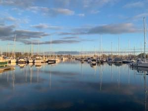 Top-floor beachfront apartment with 360 views