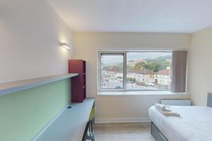 Victoria Mills - UCC Summer Beds