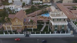 Maison Maxim De Lesseps