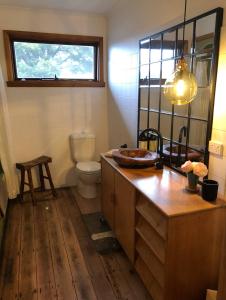 Room in Studio - Serene Studio Retreat in Cygnet with Private Entrance