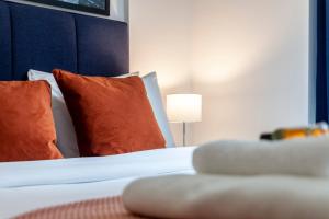 Gorgeous central 2BDR apartment, communal garden