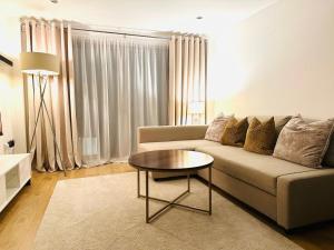 Westferry Deluxe Penthouse