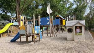 Campings Camping 3 etoiles - Piscine - eehcdh : photos des chambres