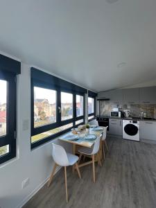 Appartements # Le 13 # Nouveau T3 renove au calme vue sur les Vosges : photos des chambres