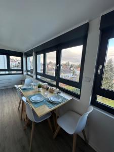 Appartements # Le 13 # Nouveau T3 renove au calme vue sur les Vosges : photos des chambres