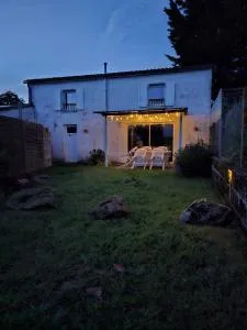 L'Escale -Domaine Des Boissons - - Corme-Écluse