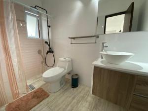 Preciosa casa frente al mar